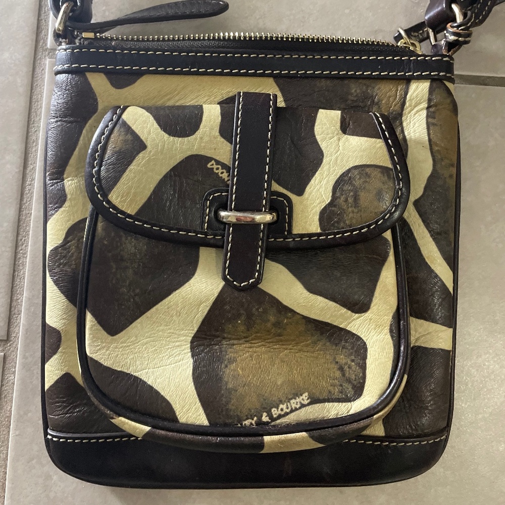 giraffee print crossbody bag - dooney & bourke